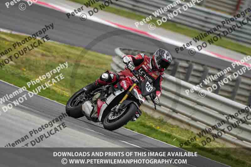 cadwell no limits trackday;cadwell park;cadwell park photographs;cadwell trackday photographs;enduro digital images;event digital images;eventdigitalimages;navarra;no limits trackdays;peter wileman photography;racing digital images;trackday digital images;trackday photos
